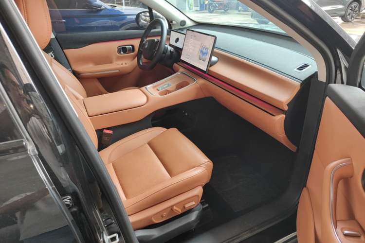 Used Leapmotor C16 2026 Extended-Range 280 LiDAR Zhizun Edition 6 Seats Right Front Seat