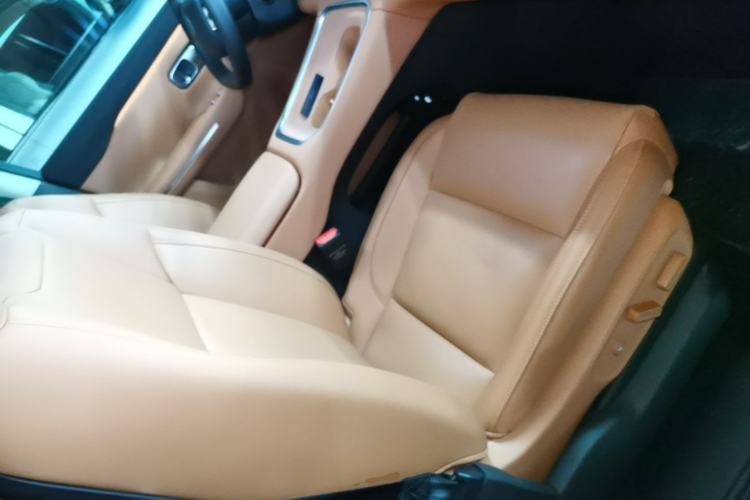 Used Leapmotor C16 2026 Extended-Range 280 LiDAR Zhizun Edition 6 Seats Right Front Seat