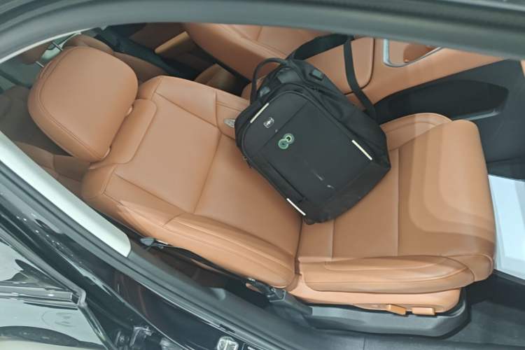 Used Leapmotor C16 2026 Extended-Range 280 LiDAR Zhizun Edition 6 Seats Right Front Seat