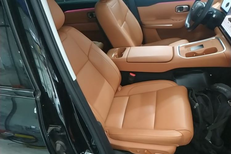 Used Leapmotor C16 2026 Extended-Range 280 LiDAR Zhizun Edition 6 Seats Right Front Seat