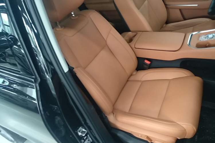 Used Leapmotor C16 2026 Extended-Range 280 LiDAR Zhizun Edition 6 Seats Right Front Seat