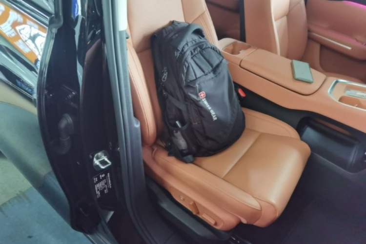 Used Leapmotor C16 2026 Extended-Range 280 LiDAR Zhizun Edition 6 Seats Right Front Seat