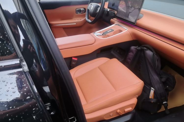 Used Leapmotor C16 2026 Extended-Range 280 LiDAR Zhizun Edition 6 Seats Right Front Seat