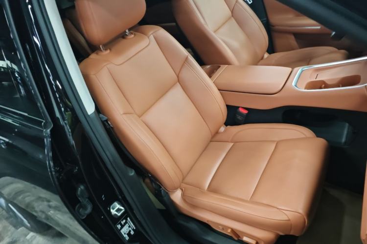 Used Leapmotor C16 2026 Extended-Range 280 LiDAR Zhizun Edition 6 Seats Right Front Seat