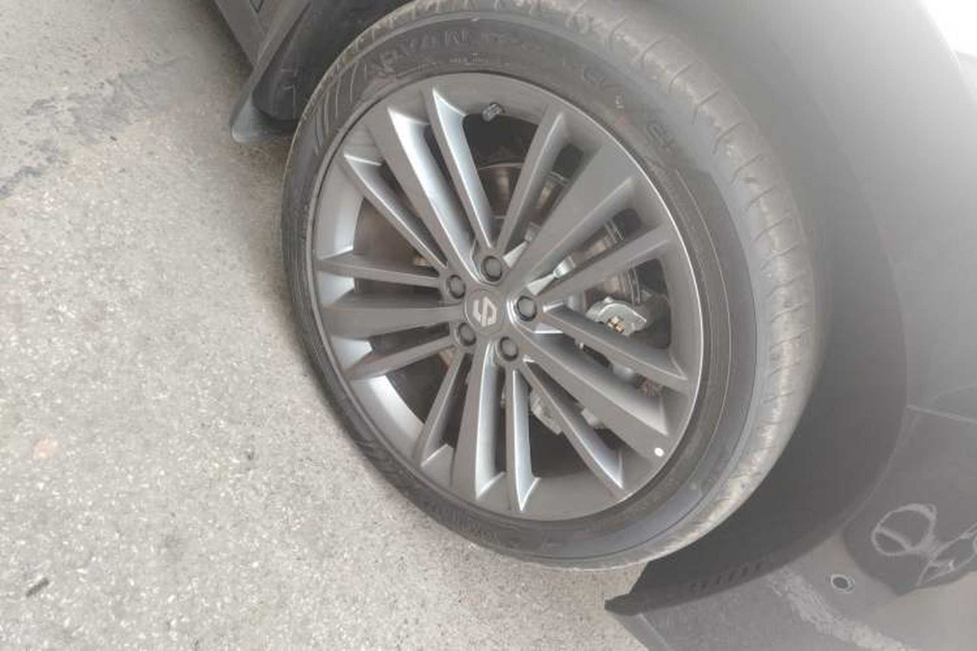 Used Leapmotor C16 2026 All-Electric 630 LiDAR Zhizun Edition 6 Seats Right Front Wheel Hub