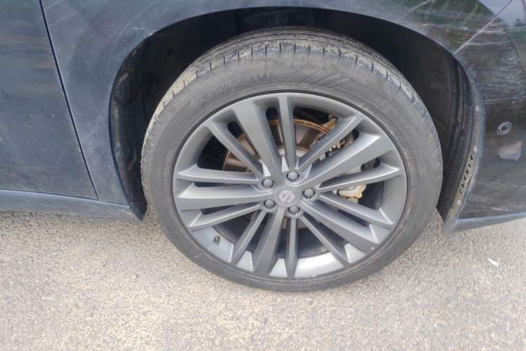 Used Leapmotor C16 2026 Extended-Range 280 LiDAR Zhizun Edition 6 Seats Right Front Wheel Hub