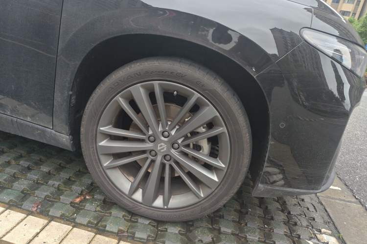 Used Leapmotor C16 2026 All-Electric 630 LiDAR Version 6-Seater Right Front Wheel Hub