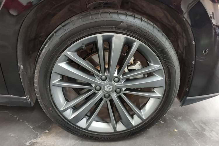 Used Leapmotor C16 2026 Extended-Range 280 LiDAR Zhizun Edition 6 Seats Right Front Wheel Hub