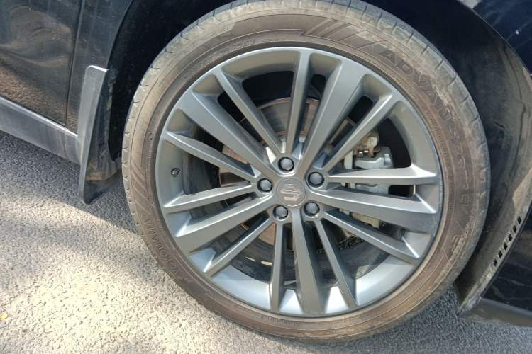 Used Leapmotor C16 2026 Extended-Range 280 LiDAR Zhizun Edition 6 Seats Right Front Wheel Hub