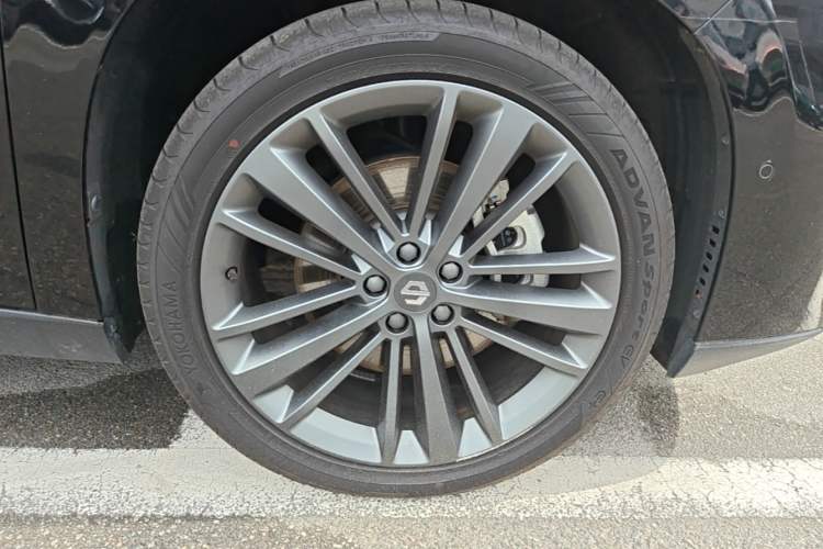 Used Leapmotor C16 2026 Extended-Range 280 LiDAR Zhizun Edition 6 Seats Right Front Wheel Hub