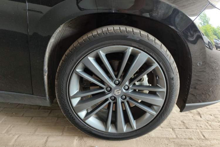 Used Leapmotor C16 2026 Extended-Range 280 LiDAR Zhizun Edition 6 Seats Right Front Wheel Hub