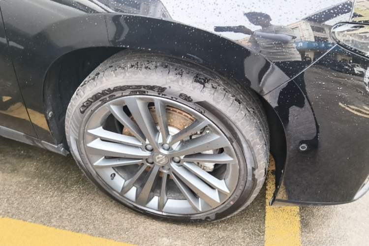 Used Leapmotor C16 2026 Extended-Range 280 LiDAR Zhizun Edition 6 Seats Right Front Wheel Hub