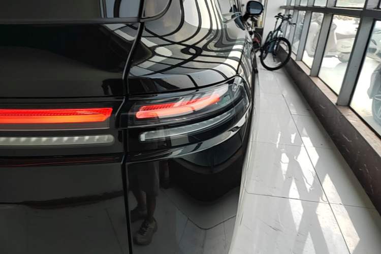Used Leapmotor C16 2026 Extended-Range 280 LiDAR Zhizun Edition 6 Seats Right Rear Taillight