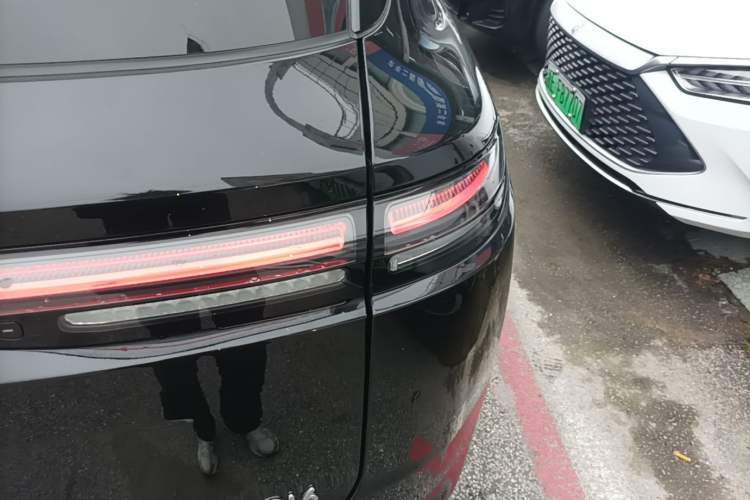Used Leapmotor C16 2026 Extended-Range 280 LiDAR Zhizun Edition 6 Seats Right Rear Taillight