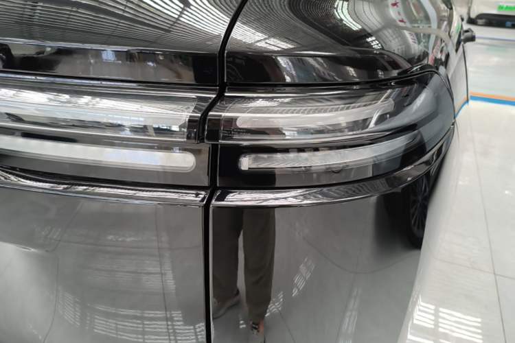 Used Leapmotor C16 2026 Extended-Range 280 LiDAR Zhizun Edition 6 Seats Right Rear Taillight