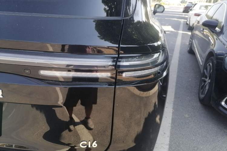 Used Leapmotor C16 2026 All-Electric 630 LiDAR Zhizun Edition 6 Seats Right Rear Taillight