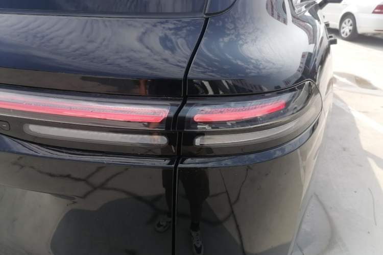 Used Leapmotor C16 2026 Extended-Range 280 LiDAR Zhizun Edition 6 Seats Right Rear Taillight
