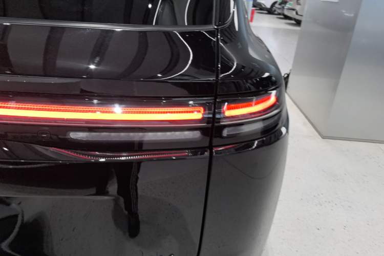 Used Leapmotor C16 2026 Extended-Range 280 LiDAR Zhizun Edition 6 Seats Right Rear Taillight