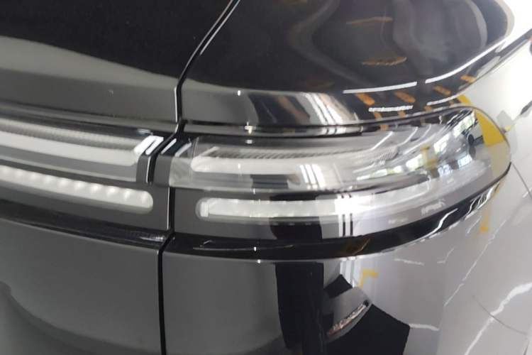 Used Leapmotor C16 2026 Extended-Range 280 LiDAR Zhizun Edition 6 Seats Right Rear Taillight