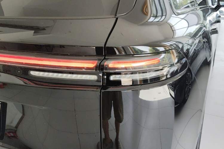 Used Leapmotor C16 2026 Extended-Range 280 LiDAR Zhizun Edition 6 Seats Right Rear Taillight