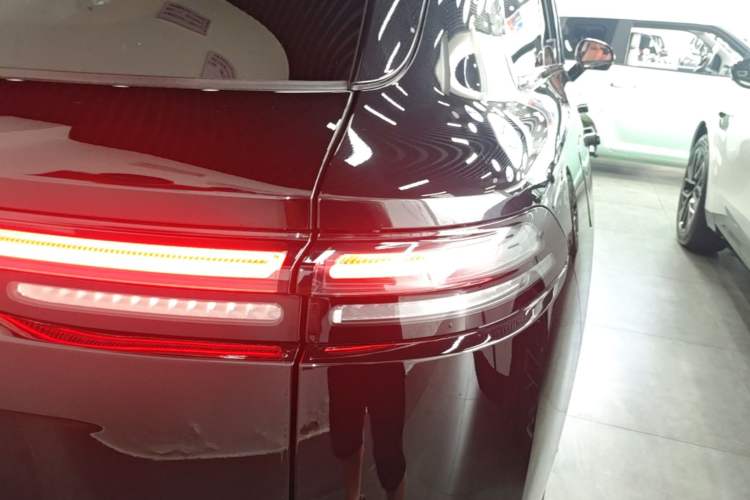 Used Leapmotor C16 2026 Extended-Range 280 LiDAR Zhizun Edition 6 Seats Right Rear Taillight