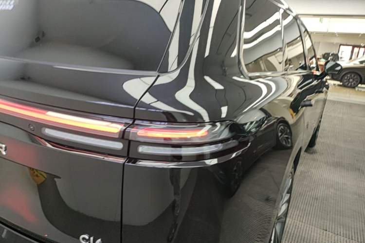 Used Leapmotor C16 2026 All-Electric 630 LiDAR Zhizun Edition 6 Seats Right Rear Taillight