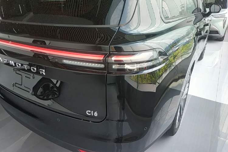 Used Leapmotor C16 2026 All-Electric 630 LiDAR Zhizun Edition 6 Seats Right Rear Taillight
