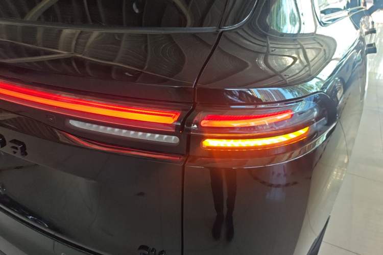Used Leapmotor C16 2026 Extended-Range 280 LiDAR Zhizun Edition 5 Seats Right Rear Taillight