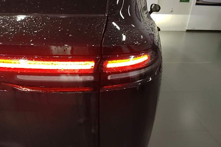 Used Leapmotor C16 2026 Extended-Range 280 LiDAR Zhizun Edition 6 Seats Right Rear Taillight