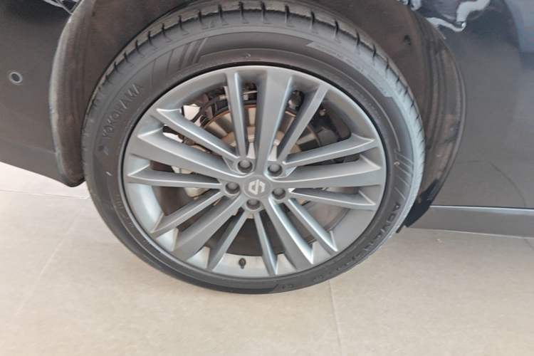 Used Leapmotor C16 2026 Extended-Range 280 LiDAR Zhizun Edition 6 Seats Right Rear Wheel Hub