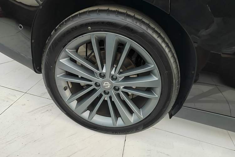 Used Leapmotor C16 2026 Extended-Range 280 LiDAR Zhizun Edition 6 Seats Right Rear Wheel Hub