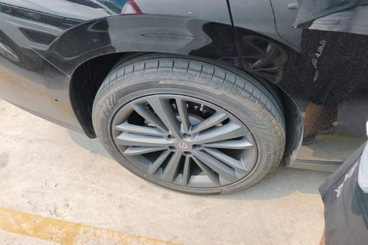 Used Leapmotor C16 2026 Extended-Range 280 LiDAR Zhizun Edition 6 Seats Right Rear Wheel Hub