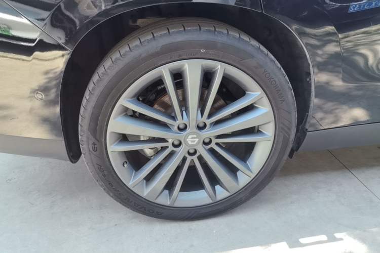 Used Leapmotor C16 2026 Extended-Range 280 LiDAR Zhizun Edition 6 Seats Right Rear Wheel Hub