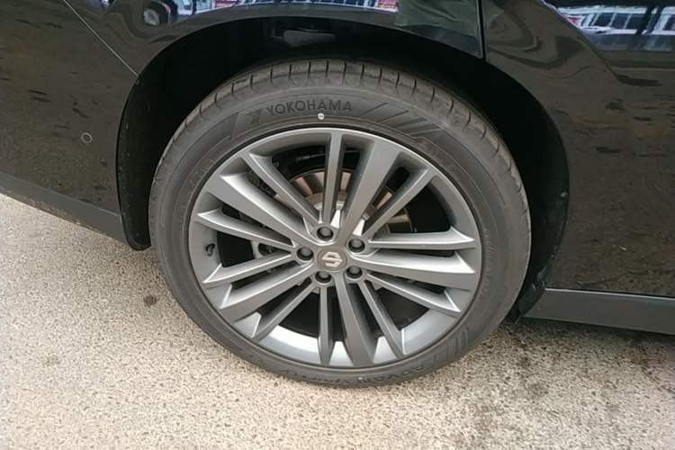 Used Leapmotor C16 2026 Extended-Range 280 LiDAR Zhizun Edition 6 Seats Right Rear Wheel Hub