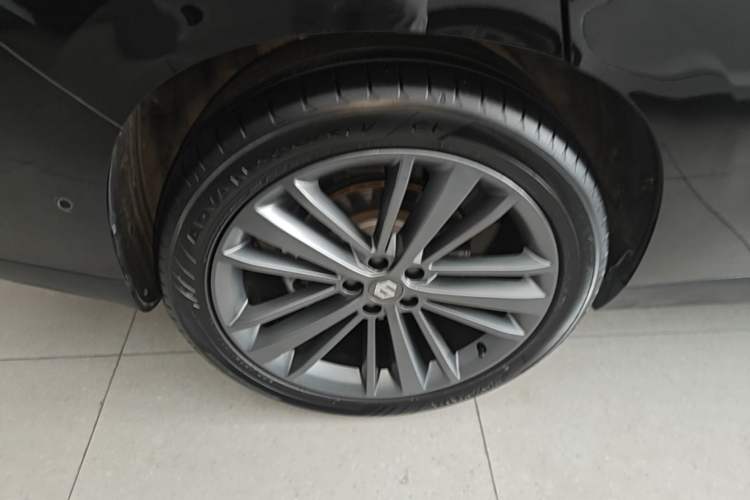 Used Leapmotor C16 2026 Extended-Range 280 LiDAR Zhizun Edition 6 Seats Right Rear Wheel Hub