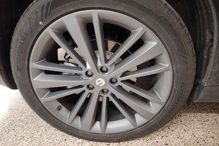 Used Leapmotor C16 2026 Extended-Range 280 LiDAR Zhizun Edition 6 Seats Right Rear Wheel Hub