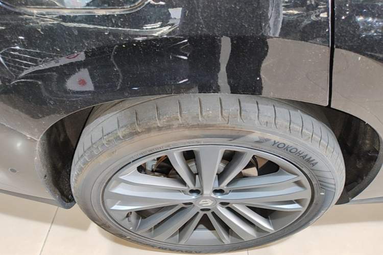 Used Leapmotor C16 2026 Extended-Range 280 LiDAR Zhizun Edition 6 Seats Right Rear Wheel Hub