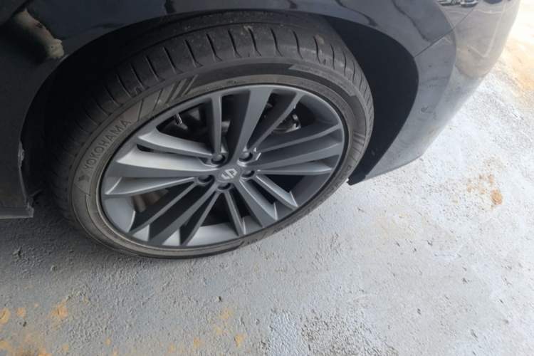 Used Leapmotor C16 2026 Extended-Range 280 LiDAR Zhizun Edition 6 Seats Right Rear Wheel Hub