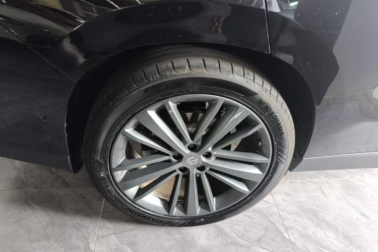 Used Leapmotor C16 2026 Extended-Range 280 LiDAR Zhizun Edition 6 Seats Right Rear Wheel Hub