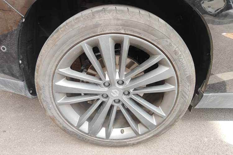 Used Leapmotor C16 2026 Extended-Range 280 LiDAR Zhizun Edition 6 Seats Right Rear Wheel Hub