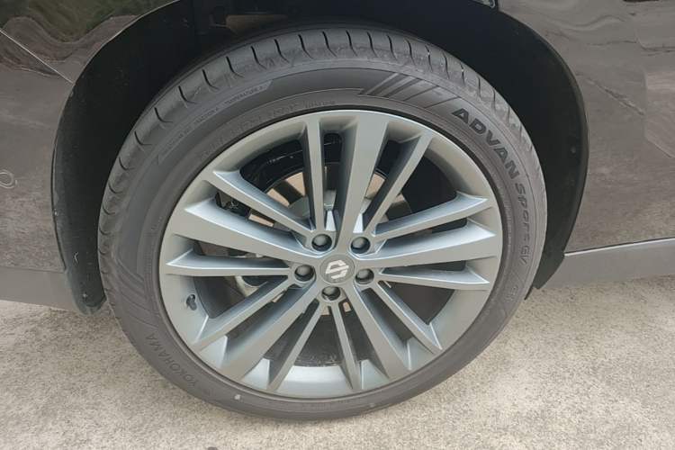Used Leapmotor C16 2026 All-Electric 630 LiDAR Zhizun Edition 6 Seats Right Rear Wheel Hub