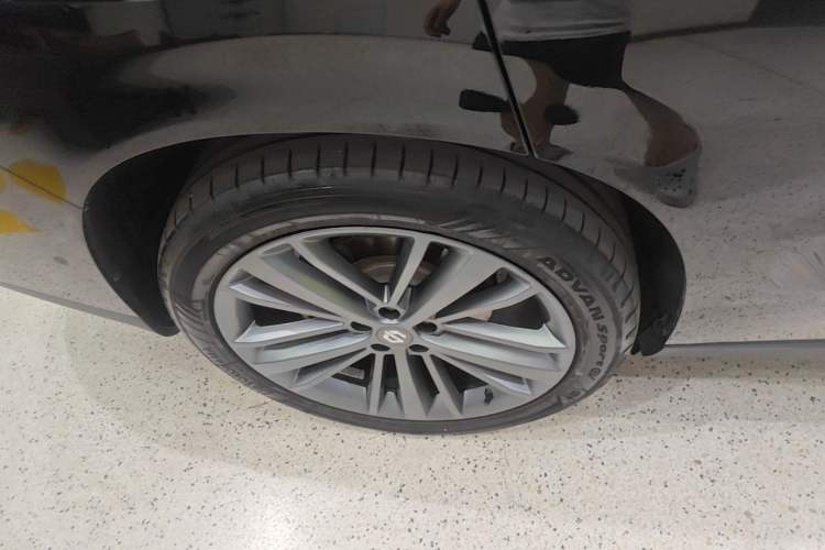 Used Leapmotor C16 2026 Extended-Range 280 LiDAR Zhizun Edition 6 Seats Right Rear Wheel Hub