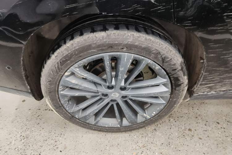 Used Leapmotor C16 2026 Extended-Range 280 LiDAR Zhizun Edition 6 Seats Right Rear Wheel Hub