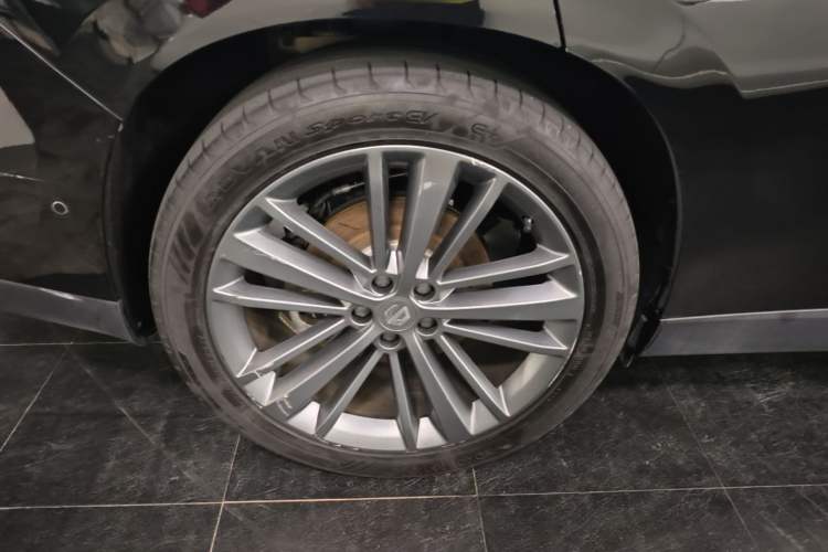 Used Leapmotor C16 2026 Extended-Range 280 LiDAR Zhizun Edition 6 Seats Right Rear Wheel Hub