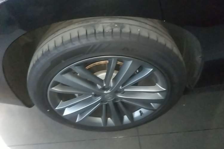Used Leapmotor C16 2026 Extended-Range 280 LiDAR Zhizun Edition 6 Seats Right Rear Wheel Hub