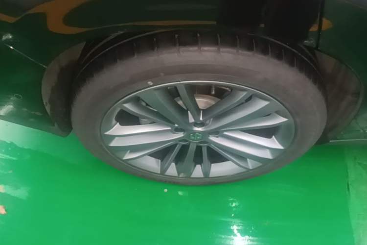 Used Leapmotor C16 2026 Extended-Range 280 LiDAR Zhizun Edition 6 Seats Right Rear Wheel Hub