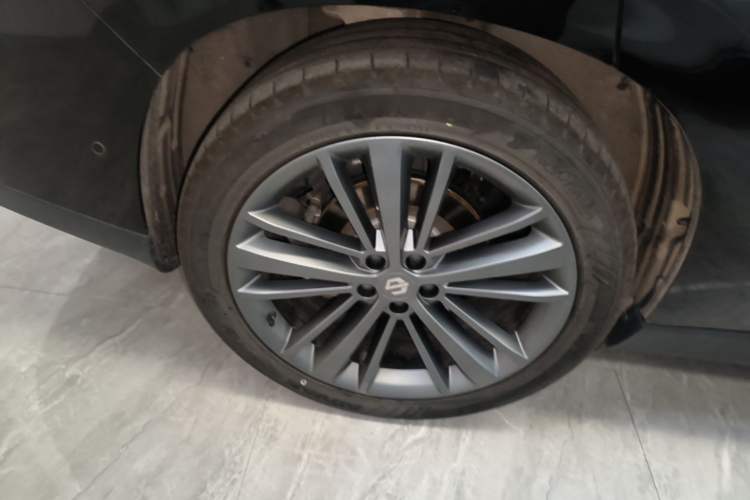 Used Leapmotor C16 2026 Extended-Range 280 LiDAR Zhizun Edition 6 Seats Right Rear Wheel Hub