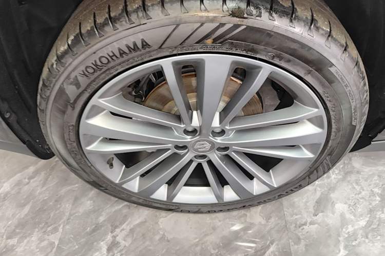 Used Leapmotor C16 2026 Extended-Range 280 LiDAR Zhizun Edition 6 Seats Right Rear Wheel Hub