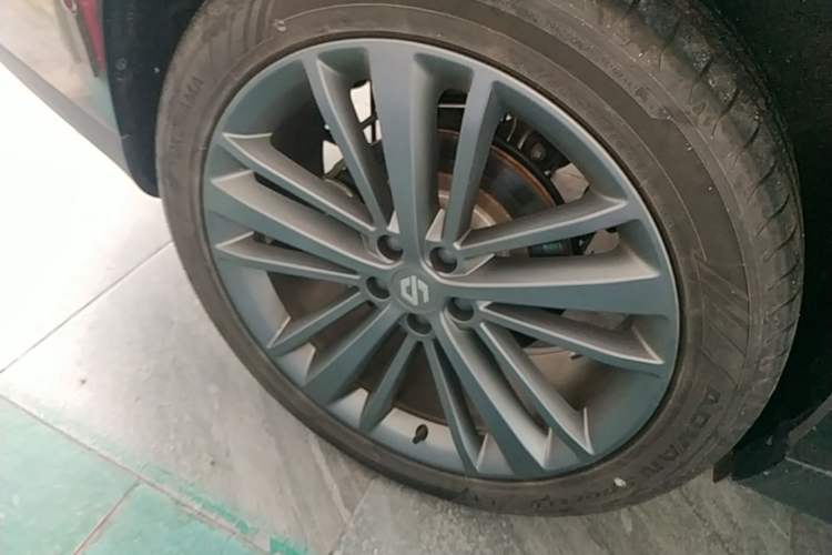 Used Leapmotor C16 2026 Extended-Range 280 LiDAR Zhizun Edition 6 Seats Right Rear Wheel Hub
