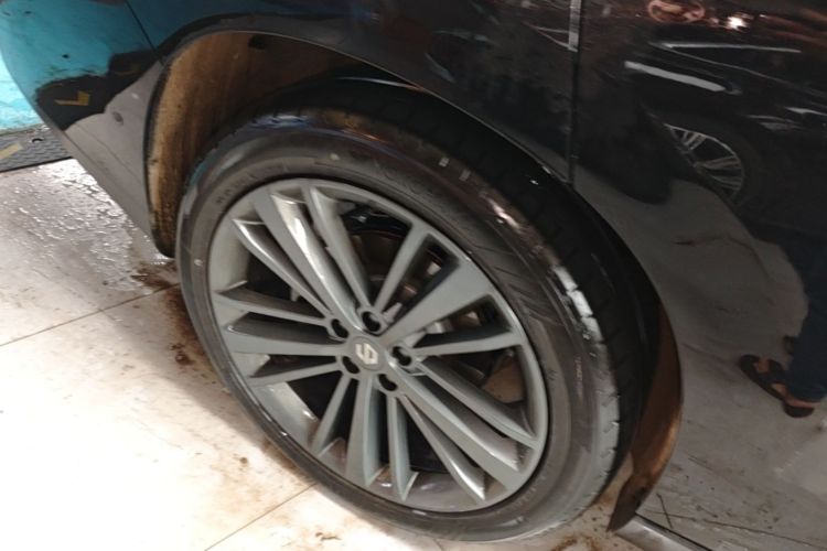 Used Leapmotor C16 2026 Extended-Range 280 LiDAR Zhizun Edition 6 Seats Right Rear Wheel Hub